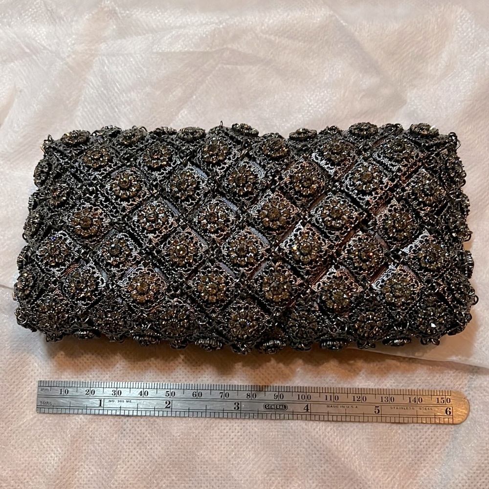 Kenny Ma for Niquea.D small clutch. Never used.